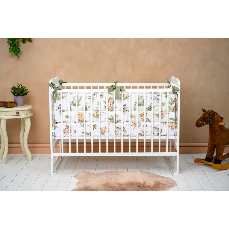 Patut din lemn bebe, 120x60 cm, Cu laterala culisanta, Din lemn de pin, Stabil si rezistent, Inaltime saltea reglabila pe 3 nivele, Laterala cu 3 bete detasabile, EN716-1, EN716-2, Alb, Qmini, Agata + Saltea 10 cm