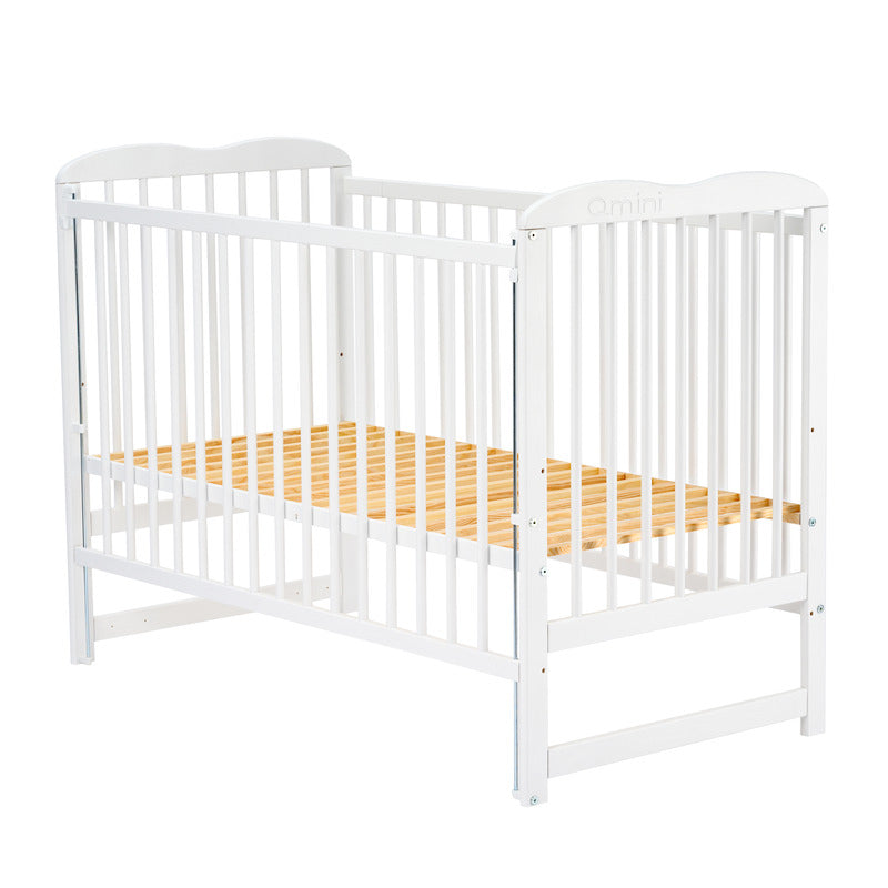 Patut din lemn bebe, 120x60 cm, Cu laterala culisanta, Din lemn de pin, Stabil si rezistent, Inaltime saltea reglabila pe 3 nivele, Laterala cu 3 bete detasabile, EN716-1, EN716-2, Alb, Qmini, Agata + Saltea 8 cm