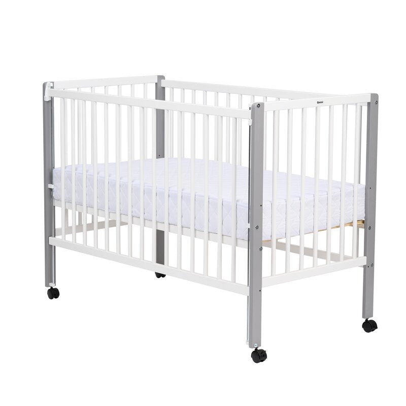 Patut din lemn bebe, 120x60 cm, Cu laterala culisanta, Din lemn de pin, Stabil si rezistent, Inaltime saltea reglabila pe 3 nivele, Laterala cu 3 bete detasabile, EN716-1, EN716-2, Alb, Qmini, Maya