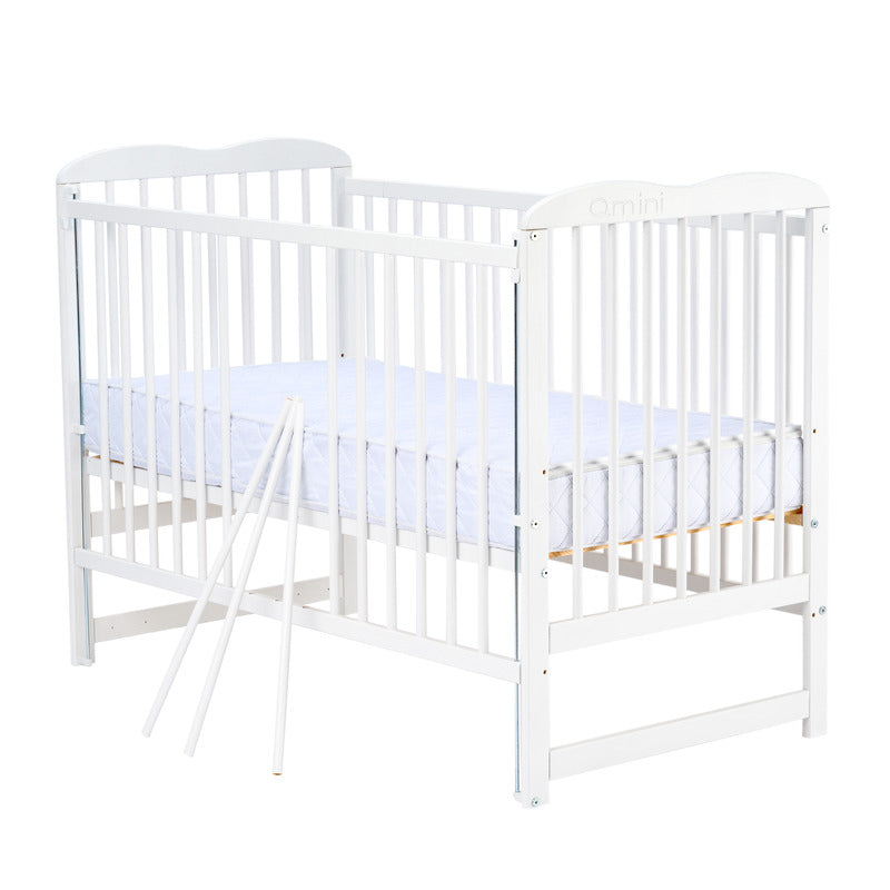 Patut din lemn bebe, 120x60 cm, Cu laterala culisanta, Din lemn de pin, Stabil si rezistent, Inaltime saltea reglabila pe 3 nivele, Laterala cu 3 bete detasabile, EN716-1, EN716-2, Alb, Qmini, Agata + Saltea 10 cm