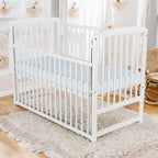 Pătuț BabyNeeds Ola 120x60 cm alb – pătuț într-o cameră luminoasă