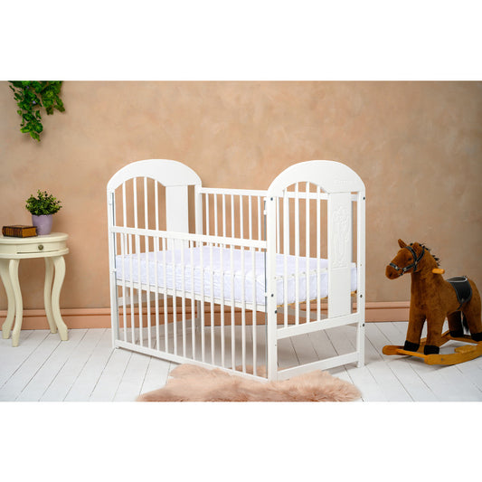 Patut din lemn bebe, 120x60 cm, Cu laterala culisanta, Din lemn de pin, Stabil si rezistent, Inaltime saltea reglabila pe 3 nivele, Laterala cu 3 bete detasabile, EN716-1, EN716-2, Alb, Qmini, Julia II, Elefantel