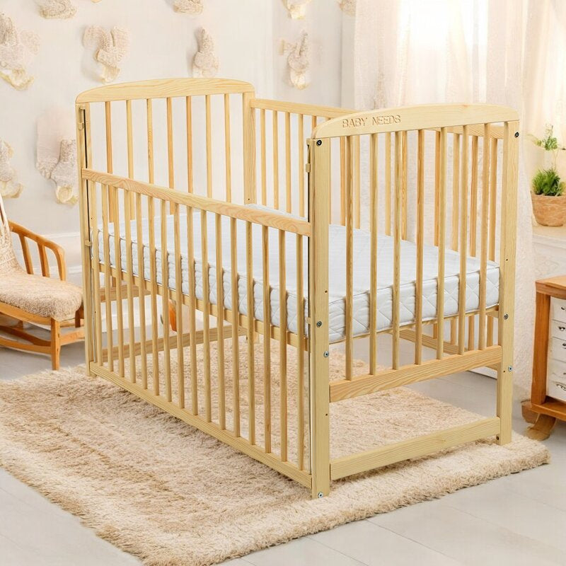 Patut din lemn bebe, 120x60 cm, Cu laterala culisanta, Din lemn de pin, Stabil si rezistent, Inaltime saltea reglabila pe 3 nivele, Laterala cu 3 bete detasabile, EN716-1, EN716-2, Natur, Babyneeds, Ola + Saltea 10 cm