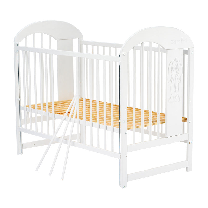 Patut din lemn bebe, 120x60 cm, Cu laterala culisanta, Din lemn de pin, Stabil si rezistent, Inaltime saltea reglabila pe 3 nivele, Laterala cu 3 bete detasabile, EN716-1, EN716-2, Alb, Qmini, Julia II, Elefantel + Saltea 12 cm