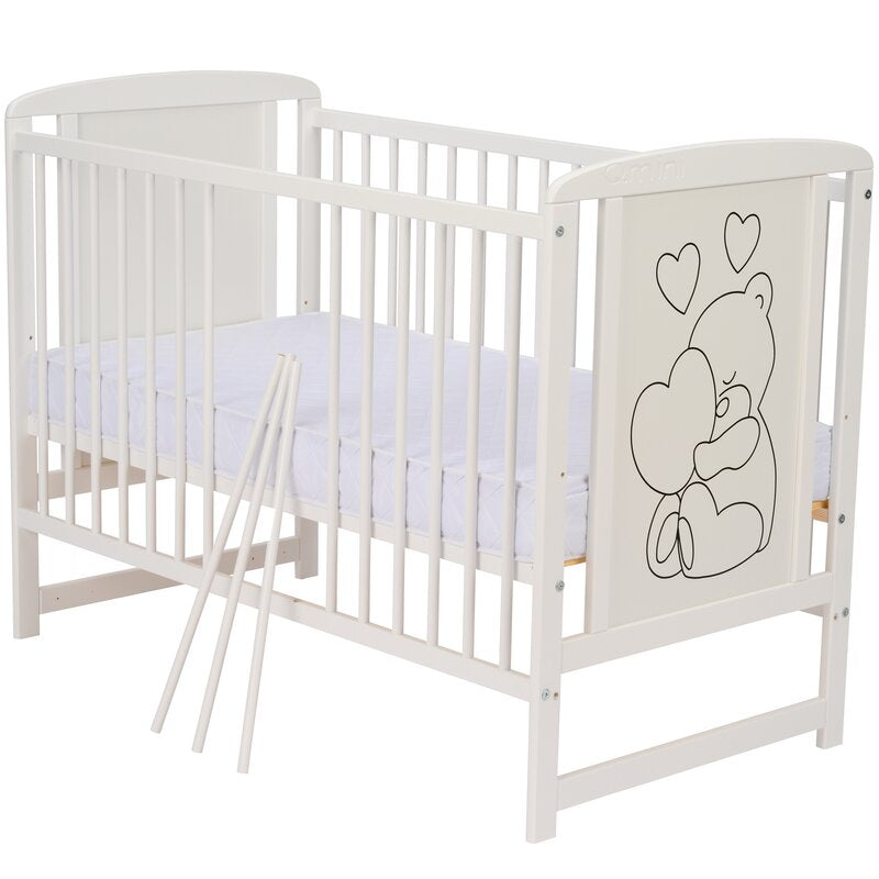 Patut din lemn bebe, 120x60 cm, Din lemn de pin si mdf, Stabil si rezistent, Inaltime saltea reglabila pe 3 nivele, Laterala cu 3 bete detasabile, EN716-1, EN716-2, Alb, Qmini, Timmi Heart