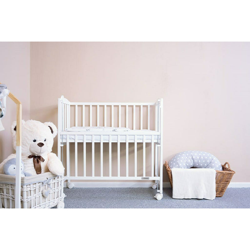Patut New Baby Mateo 90x40 cm, Alb – vedere frontală cu laterala coborâtă