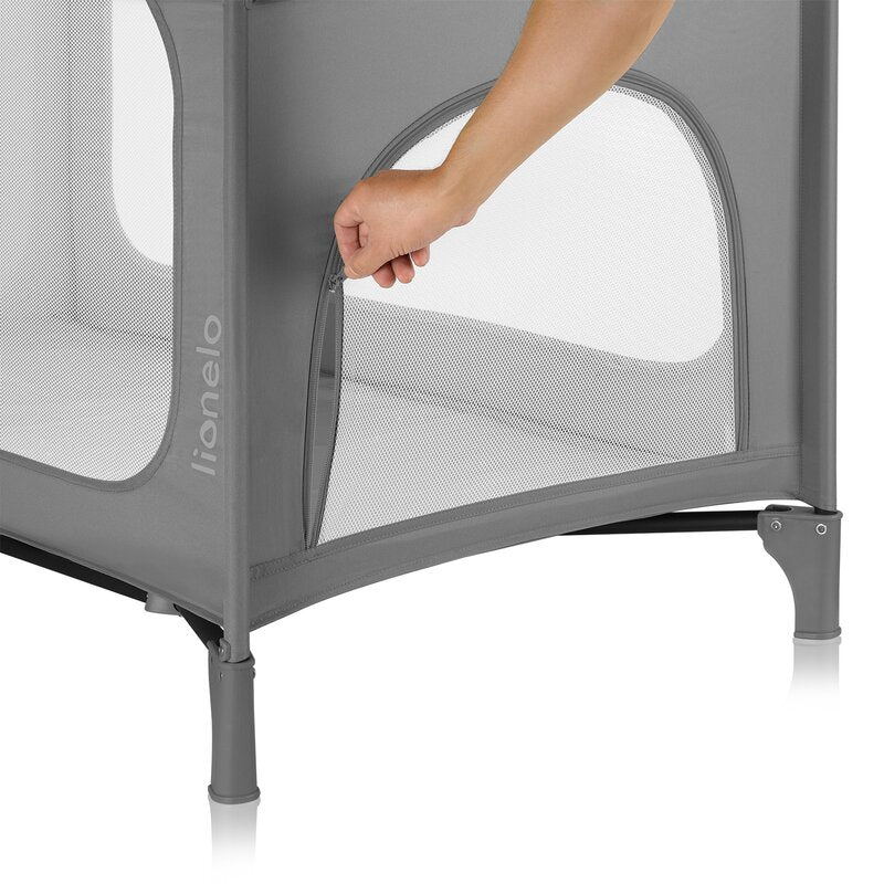 Patut pliant, Lionelo, Jasmin Easy Fold, Pana la 15 kg, Usor de pliat, Cu doua nivele, Cu saltea ergonomica T25, Cu intrare laterala cu fermoar, 2 roti cu frana, 123 x 67 cm, Conform cu EN 716, 0-36 l