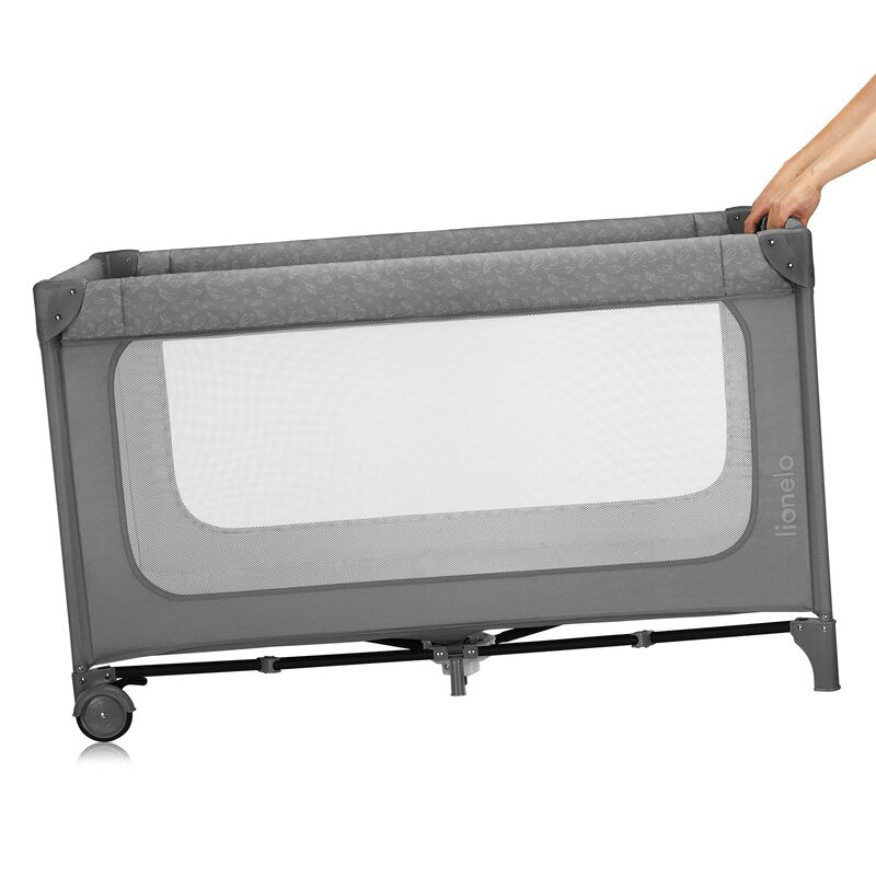 Patut pliant, Lionelo, Jasmin Easy Fold, Pana la 15 kg, Usor de pliat, Cu doua nivele, Cu saltea ergonomica T25, Cu intrare laterala cu fermoar, 2 roti cu frana, 123 x 67 cm, Conform cu EN 716, 0-36 l