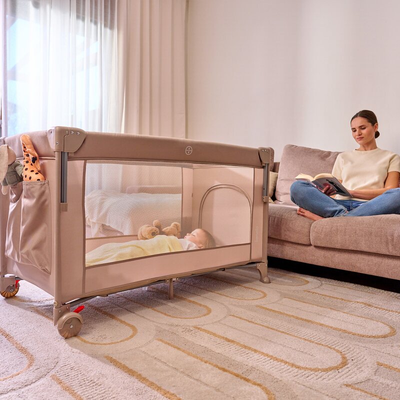 Patut pliant multifunctional, Lionelo, Ellen, Cu laterala culisanta, Nivel suplimentar, Intrare laterala cu fermoar, 2 roti, Saltea pliabila si geanta de transport incluse, 0- 36 luni, Pana la 15 kg, 120x60 cm, Conform cu EN 716, Gri