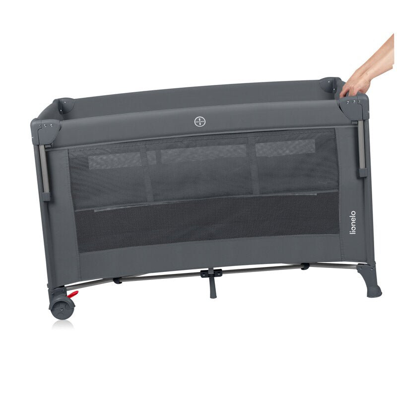 Patut pliant multifunctional, Lionelo, Ellen, Cu laterala culisanta, Nivel suplimentar, Intrare laterala cu fermoar, 2 roti, Saltea pliabila si geanta de transport incluse, 0- 36 luni, Pana la 15 kg, 120x60 cm, Conform cu EN 716, Gri