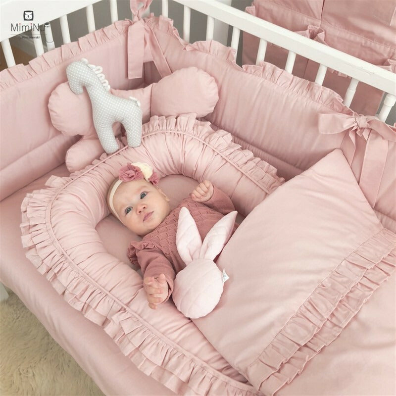 Perna bebelusi, MimiNu, Ursulet, Multifunctionala, Cu doua fete, Tesatura pufoasa minky si bumbac, Materiale certificate Oeko Tex Standard 100, Colectia Royal, Minky Powder Pink