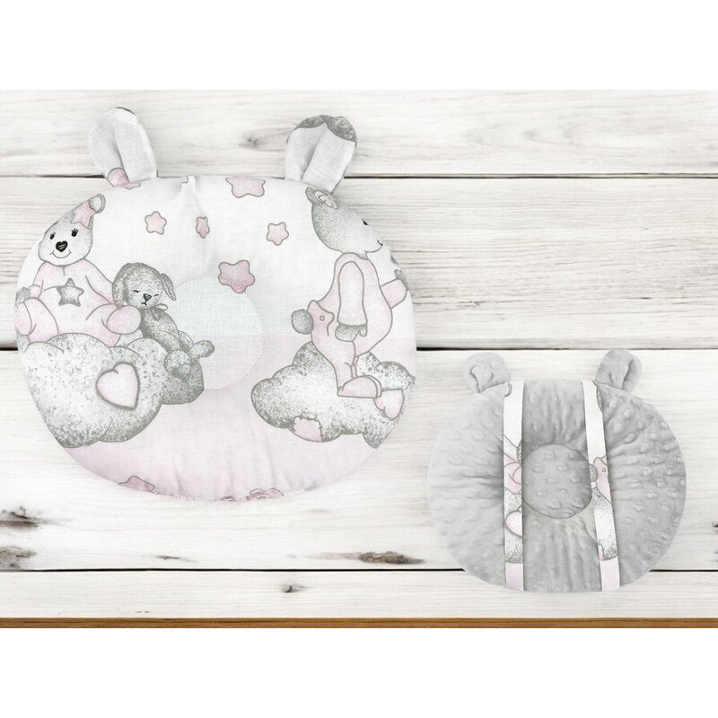 Perna bebelusi, Qmini, Ursulet, Multifunctionala, Cu doua fete, Tesatura pufoasa minky si bumbac, Materiale certificate Oeko Tex Standard 100, 30x23 cm, Minky Teddy Bear with Pink Heart