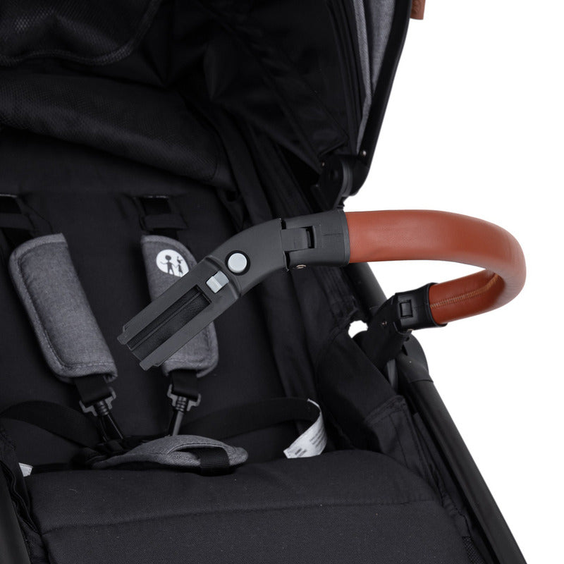 Carucior sport Petite&Mars Street+ Air editie limitata cu capotina impermeabila