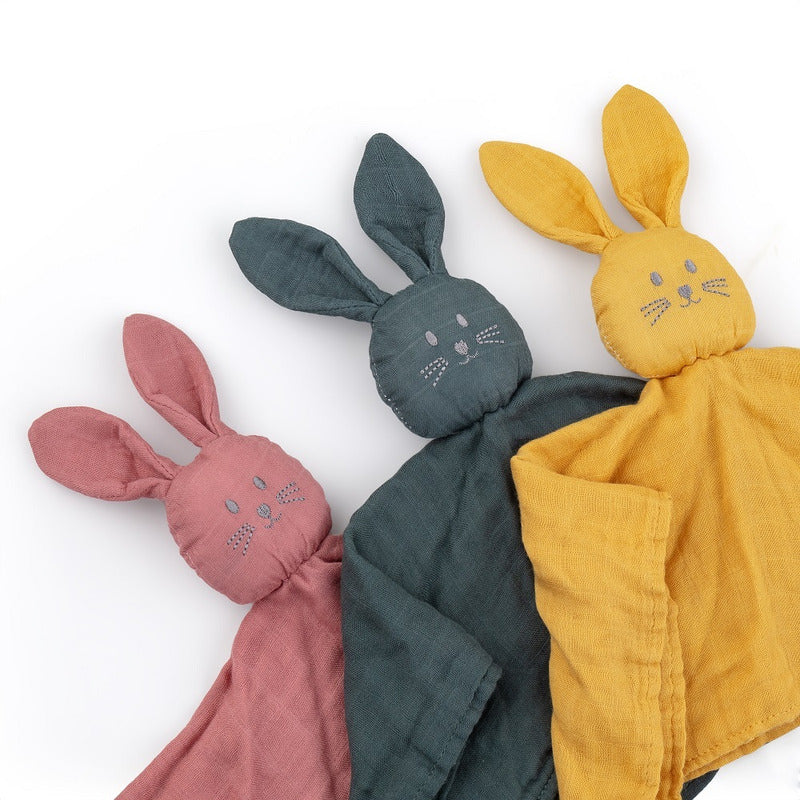 Jucarie interactiva, Petite&Mars, Iepurasul Hugo, Din muselina de bambus, Cu sunet, Conform standardului de securitate Oeko-tex 100 34 x 30 cm, 0 luni+, Galben