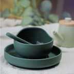 Set de hranire din silicon Petite&Mars Take&Match cu farfurie, bol si tacamuri, verde inchis