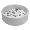 Piscina cu bile New Baby Standard 83x30 cm, Gri – vedere de ansamblu cu bile albe și gri