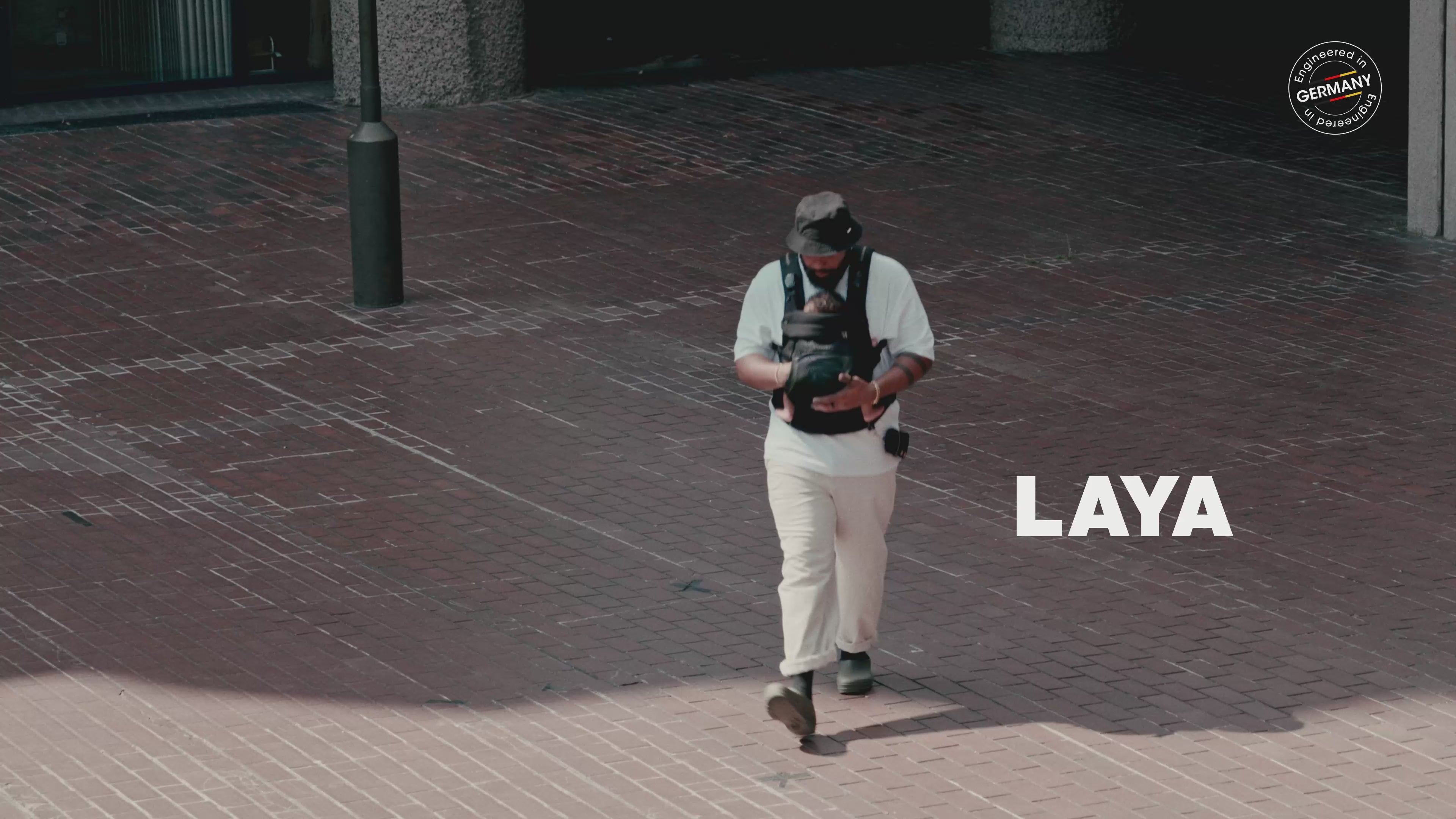 Încarcă clipul video: 