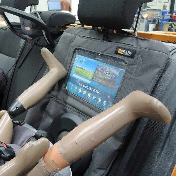 Protectie pentru bancheta si tableta BeSafe