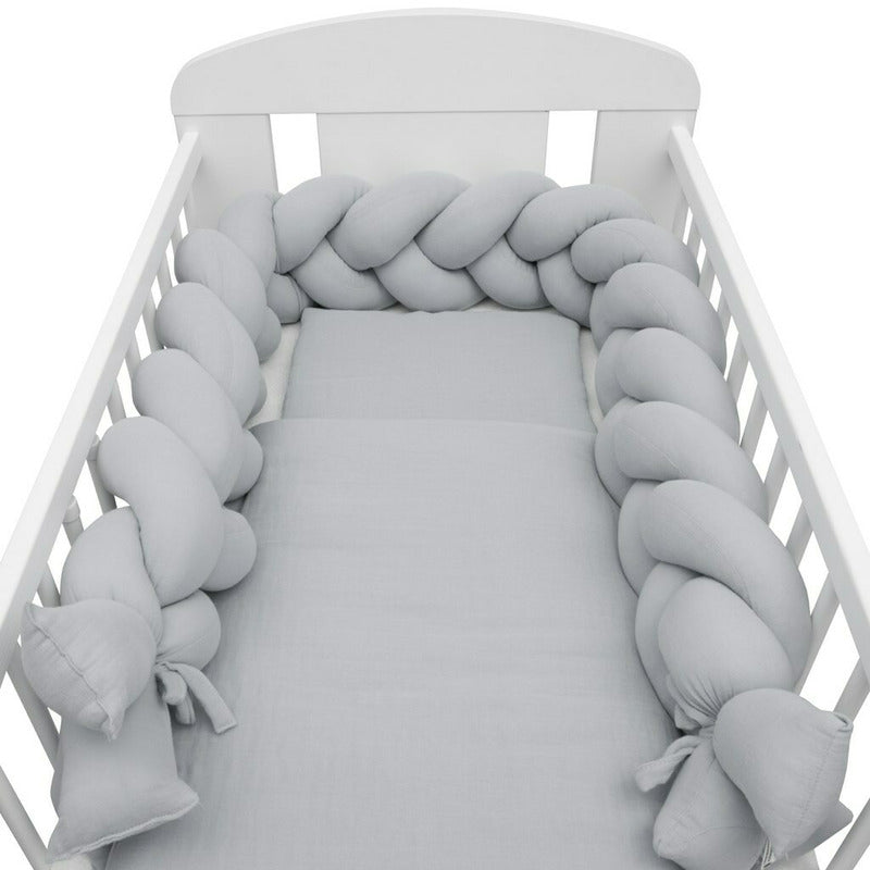 Protectie laterala, New Baby, Pentru patut, Tip Bumper impletit, Din muselina, Din materiale certificate Oeko Tex Standard 100, Lungime 225 cm, Grey