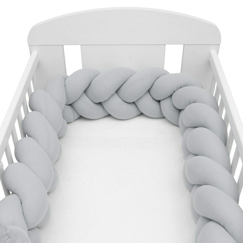 Protectie laterala, New Baby, Pentru patut, Tip Bumper impletit, Din muselina, Din materiale certificate Oeko Tex Standard 100, Lungime 225 cm, Grey