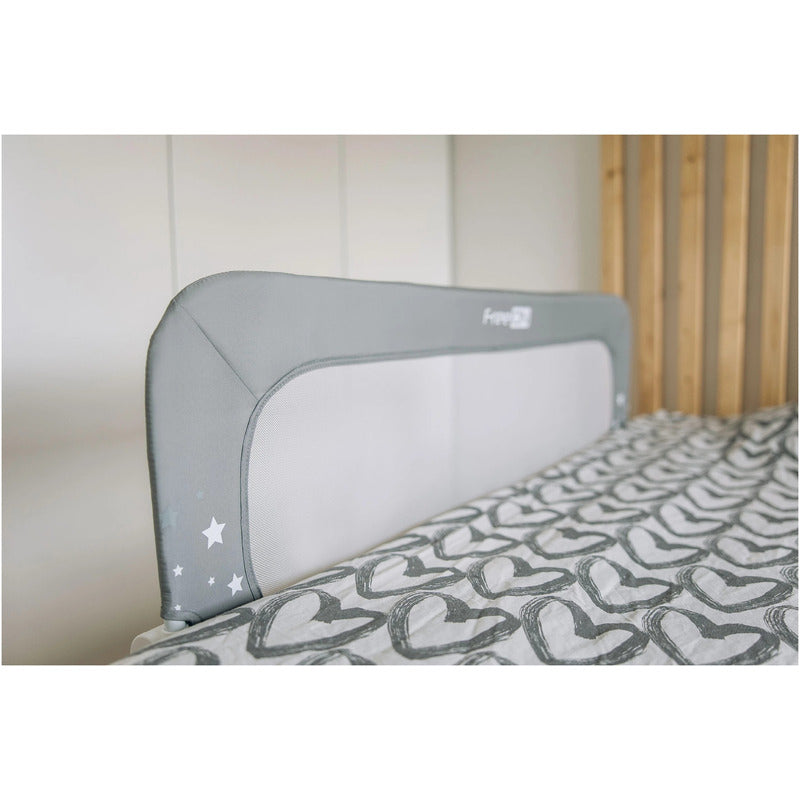Protectie laterala pat, FreeON, Pentru bebe, Rabatabila, Instalare usoara, Dimensiune 135 x 57 cm, Little Stars, Conform cu standardul european BS7972:2001+A12009, Grey