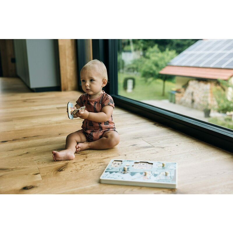 Puzzle muzical din lemn, Free2Play, Cu animalute din jungla, Cu sunete, Cu maner, Stimuleaza simturile, invatarea prin joc si imaginatia, 30x21,5x3,5 cm, Jungle