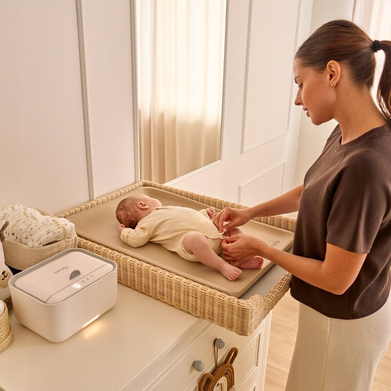 Saltea de infasat, Lionelo, Megs, Moale, Utilizabil si fara husa, Impermeabila, Design ergonomic, 70x49 cm, Fara BPA, Conform cu standardul de securitate EN71-3, 0 luni+, Bej