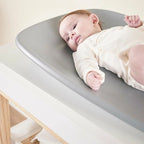 Saltea de infasat, Nattou, Softy, Moale, Utilizabil si fara husa, Design ergonomic, Spuma PU, 70x50x10 cm, Fara BPA, 0 luni+, Gri