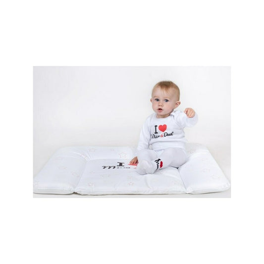 Saltea de infasat, New Baby, I love mum and dad, 50x70, Din material plastic rezistent la apa, Fara substante nocive, 0 luni+, White