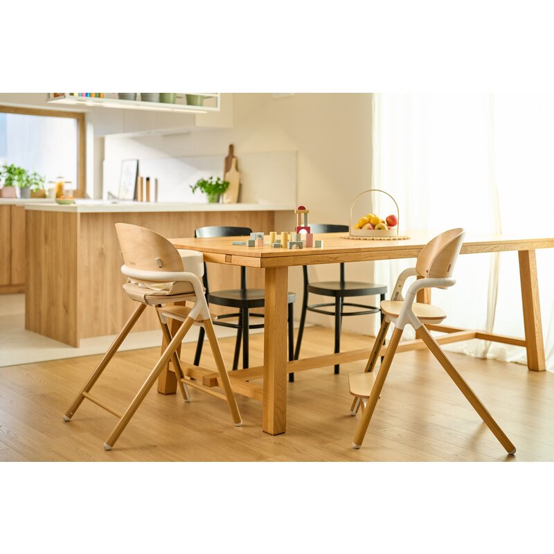 Scaun de masa multifunctional Celia, Lionelo, Din lemn de fag, 6 luni- adult, Reglabil pe inaltime, Husa impermeabila, Tavita silicon, Suport de picioare reglabil, Greutate maxima 90 Kg, Negru