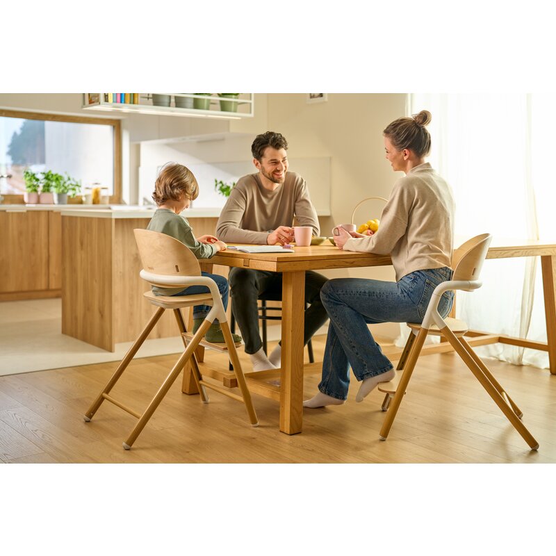 Scaun de masa multifunctional Celia, Lionelo, Din lemn de fag, 6 luni- adult, Reglabil pe inaltime, Husa impermeabila, Tavita silicon, Suport de picioare reglabil, Greutate maxima 90 Kg, Negru