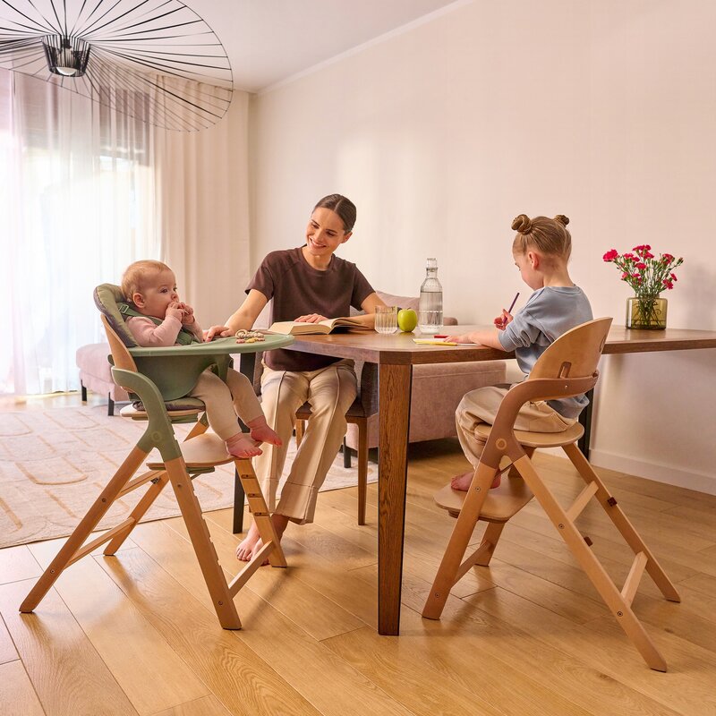 Scaun de masa multifunctional Megan, Lionelo, Din lemn de fag, 6 luni- adult, Reglabil pe inaltime, Husa impermeabila, Tavita silicon, Suport de picioare reglabil, Greutate maxima 110 Kg, Alb/Natur