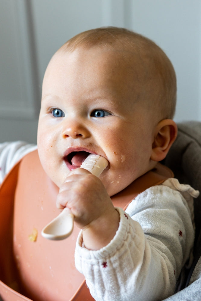 Set 2 lingurite silicon +4 luni Beaba Clay