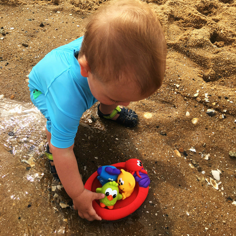 Set 3 animalute de baie si barca plutitoare, Playgro, Fara gauri, Cu gentuta pentru transport, Fara BPA, Splash and Float Friends, Multicolor