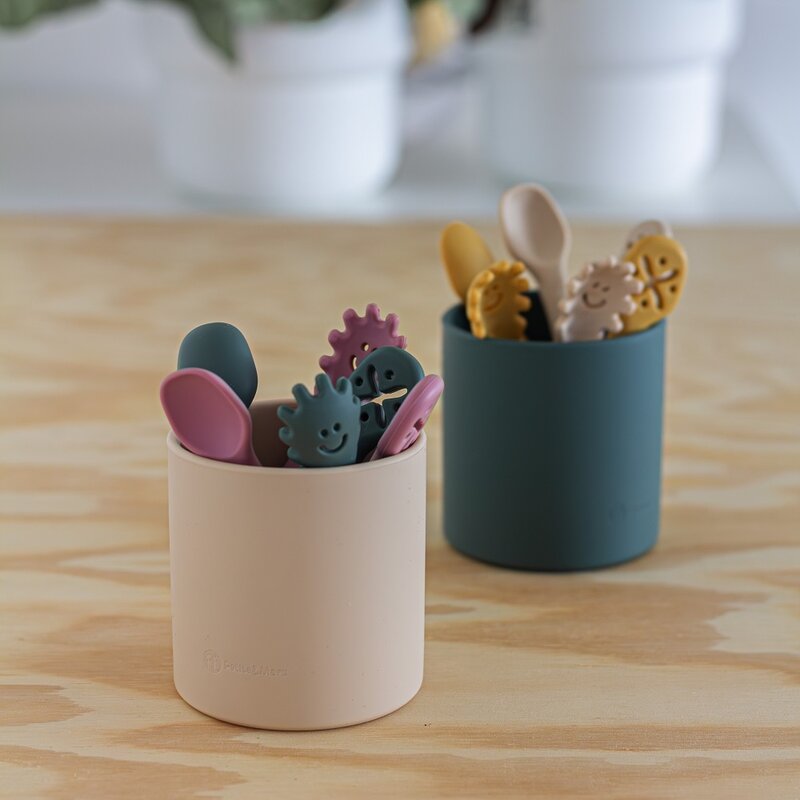 Set 3 lingurite, Petite&Mars, Take&Match, Din silicon, Diverse forme, Pentru supa, paste, alimente usoare, Dezvolta simturile si abilitatile senzoriale, Adecvate pentru masina de spalat vase, Fara BPA, 6 luni+, Velvet Latte, Maro
