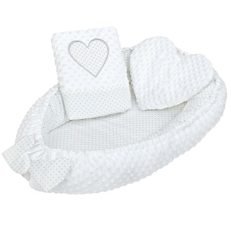 Set 3 piese, New Baby, Luxury, Baby Nest cu doua fete, Cu paturica si pernuta in forma de inima, Minky Heart White