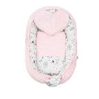 Baby nest New Baby Luxury Minky Bears 75x55 cm, Roz – vedere de sus cu pernuță inimă