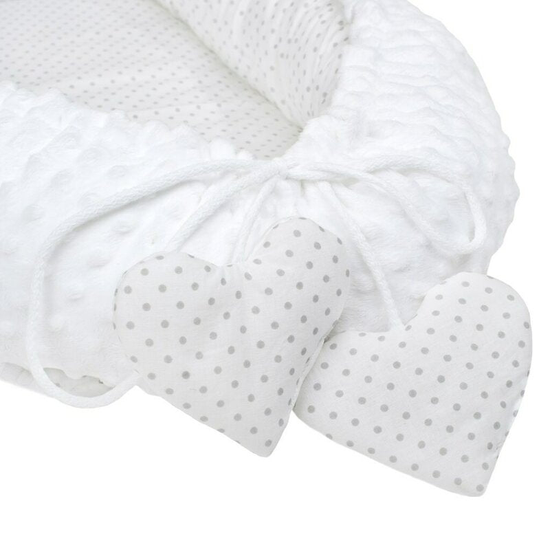 Set 3 piese, New Baby, Luxury, Baby Nest cu doua fete, Cu paturica si pernuta in forma de inima, Minky Heart White
