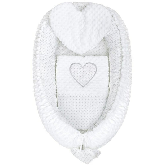 Set 3 piese, New Baby, Luxury, Baby Nest cu doua fete, Cu paturica si pernuta in forma de inima, Minky Heart White