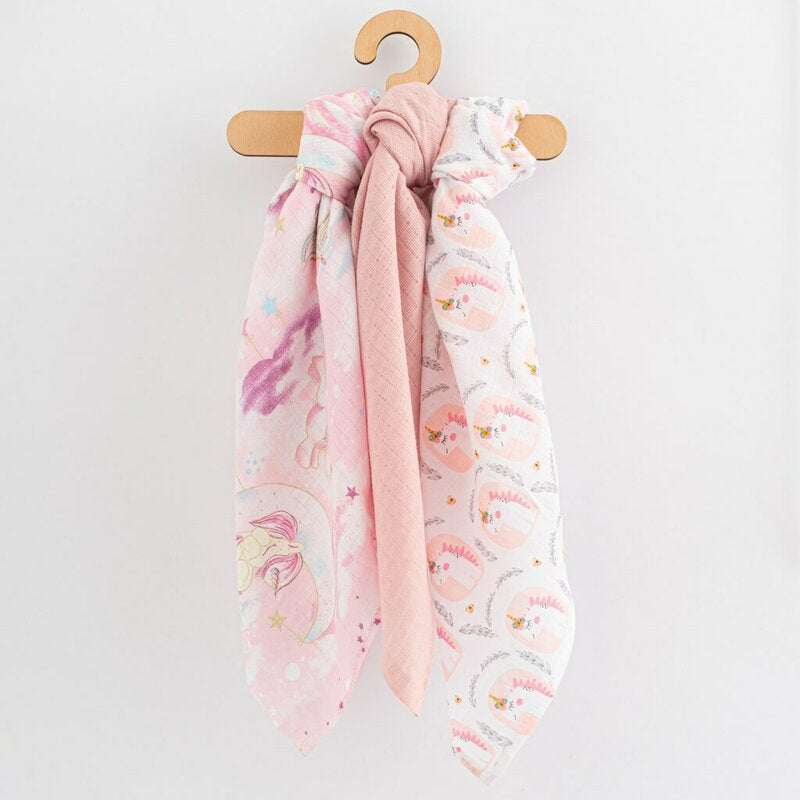Set 3 scutece New Baby 70x80 cm, Girl – cele trei scutece din set