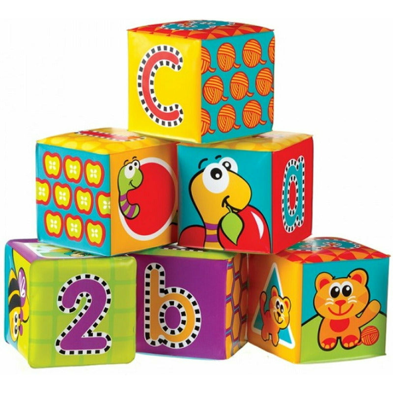 Set 6 cuburi noi pentru baie, Playgro, Cu litere si cifre, Dimesiune 7.5 cm fiecare cub, Splash and Learn Soft blocks for bath