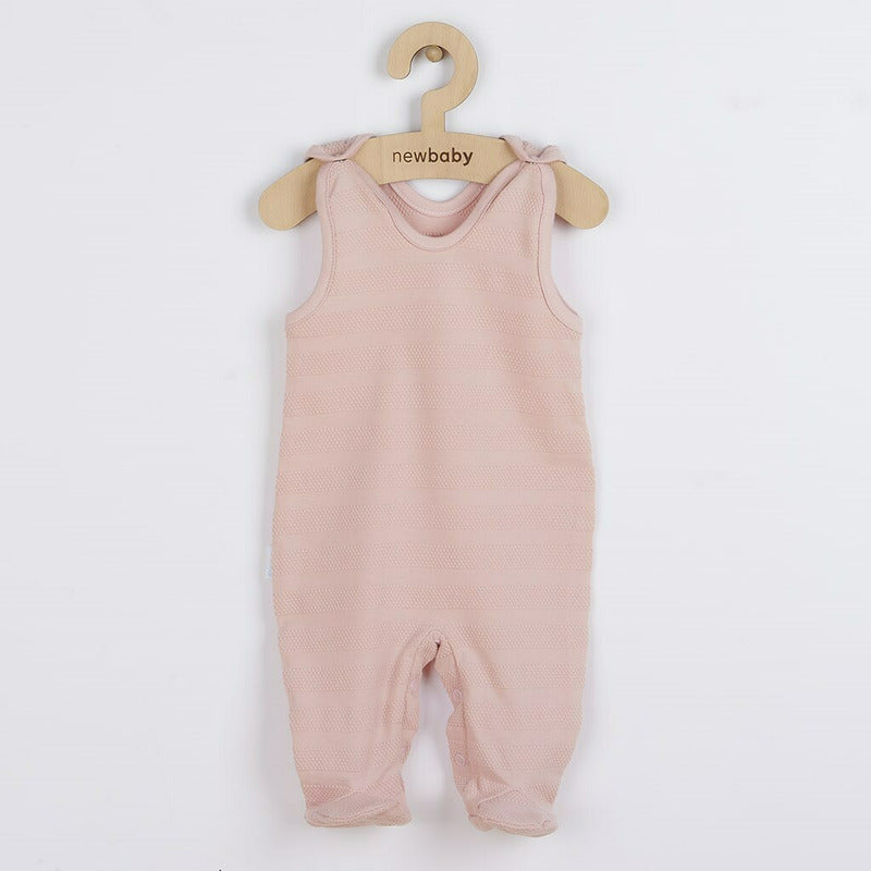 Set 7 piese, New Baby, Include body cu maneca lunga, bluza, pantalonasi cu botosei, salopeta fara maneci, caciulita, manusi, botosei, Marime 56, Din bumbac 100%, I am Pink