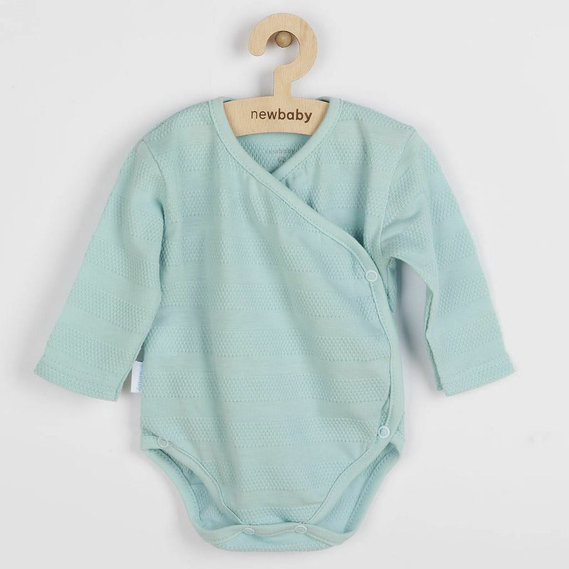 Set 7 piese, New Baby, Include body cu maneca lunga, bluza, pantalonasi cu botosei, salopeta fara maneci, caciulita, manusi, botosei, Marime 56, Din bumbac 100%, I am Blue