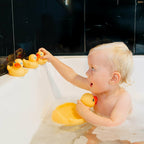Set de joaca de baie Playgro Familia Duckie ratusca cu 3 boboci fara gauri