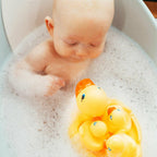Set de joaca de baie Playgro Familia Duckie ratusca cu 3 boboci fara gauri