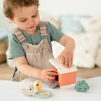 Figurina Clucky din setul Tiny Farm Done by Deer