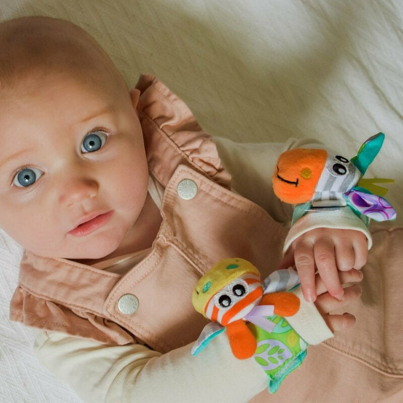 Set jucarii zornaitoare, Playgro, Include sosete interactive si 2 bratari, Inchidere cu velcro, Stimuleaza dezvoltarea senzoriala si tactila, 6 luni+, Jungle Wrist Rattle and Foot Finder