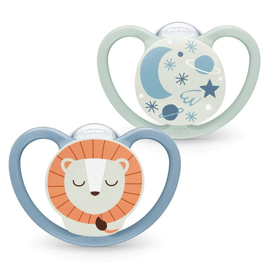 Suzeta NUK Space Night Silicon 6-18 Luni Set 2 Bucăți Design Leu
