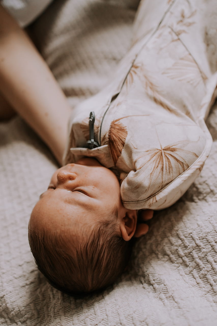 Saculet Swaddle infasat Nou Nascut Bumbac + Caciulita - First Step