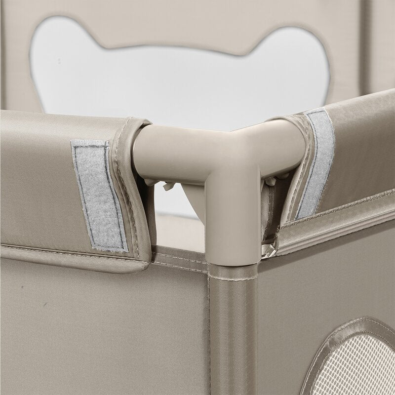 Tarc de joaca copii, Lionelo, Willow XL,180 x 200 cm, Pliere compacta, Include geanta de transport, Din plasa, Cu doua intrari laterale si fermoar, Cu ventuze pentru stabilitate, Conform cu EN 12227:2010, Bej